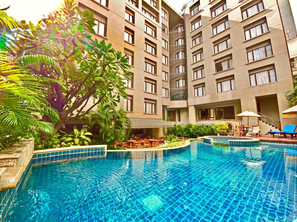 Silom Serene A Boutique Hotel Bangkok Luaran gambar