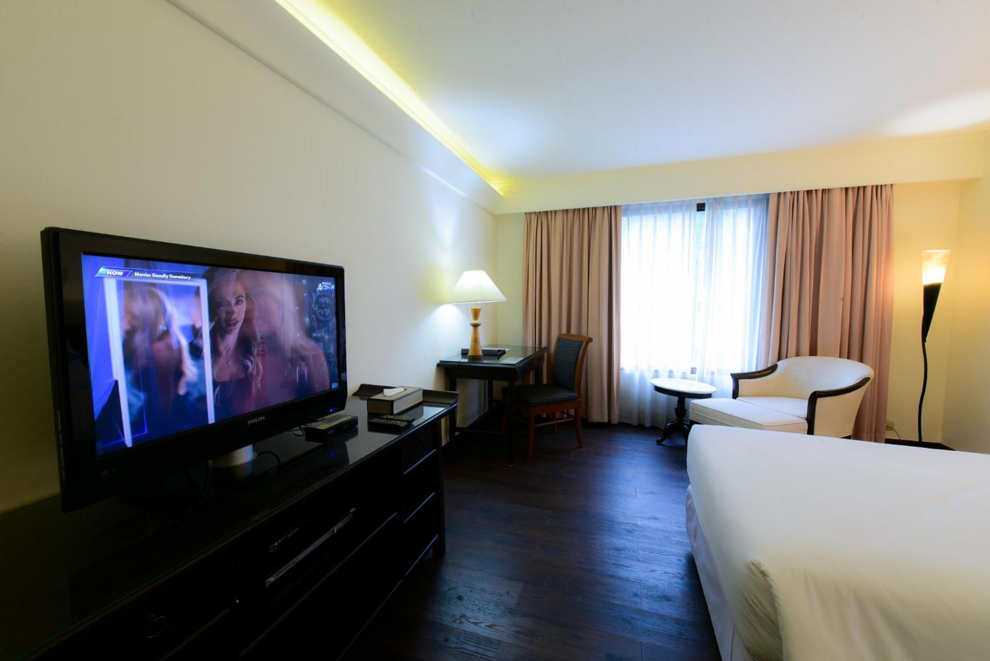 Silom Serene A Boutique Hotel Bangkok Luaran gambar