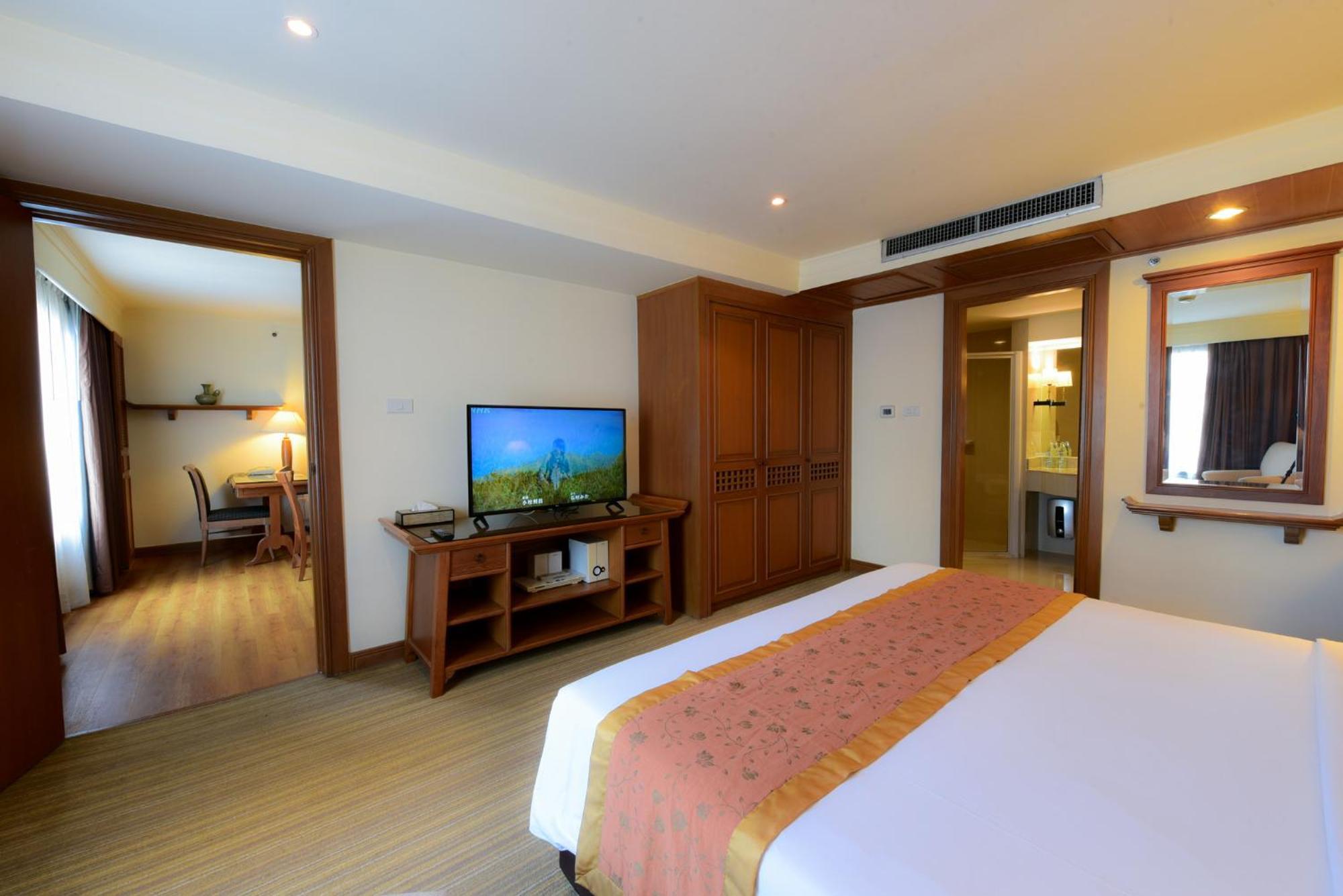 Silom Serene A Boutique Hotel Bangkok Luaran gambar