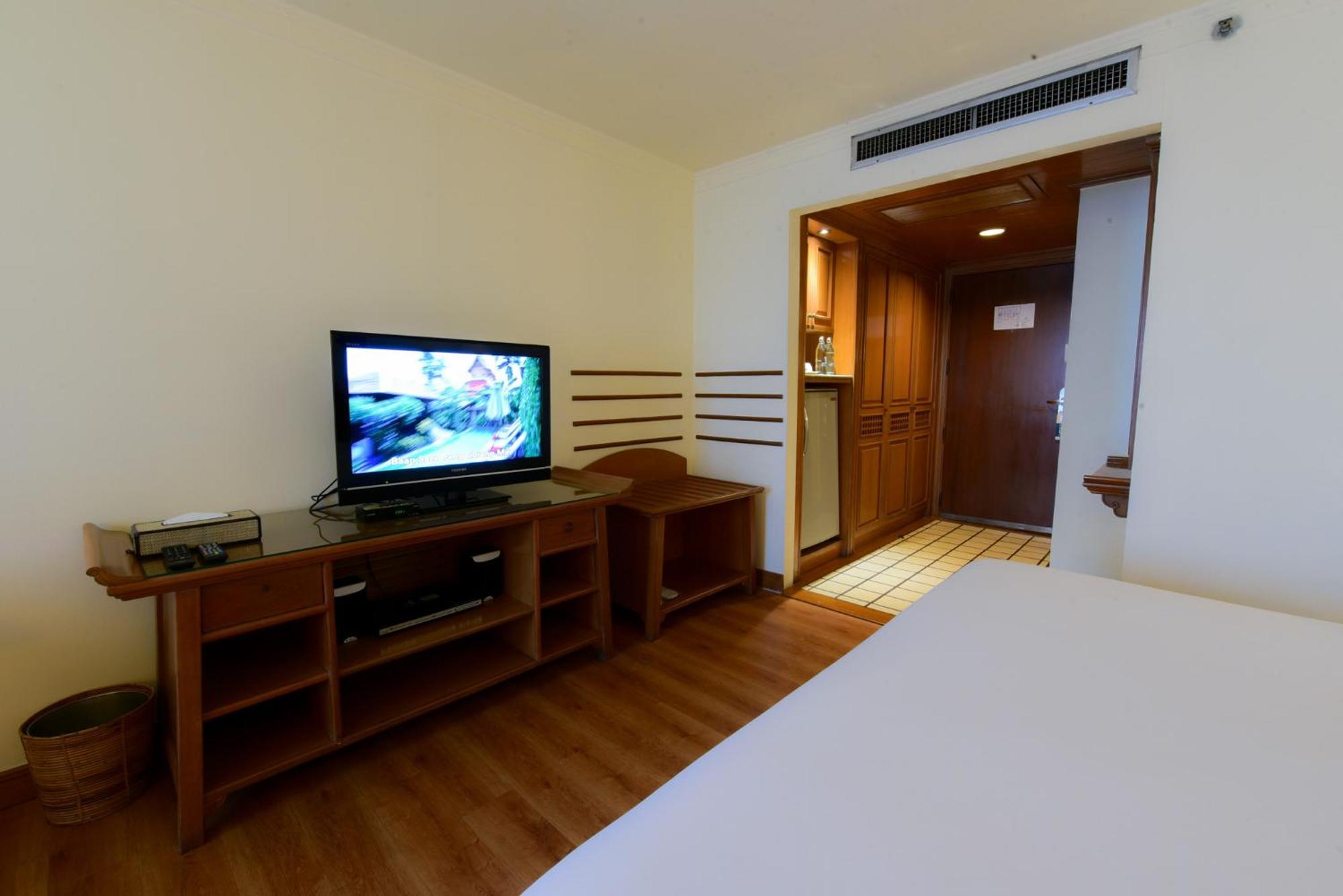 Silom Serene A Boutique Hotel Bangkok Luaran gambar