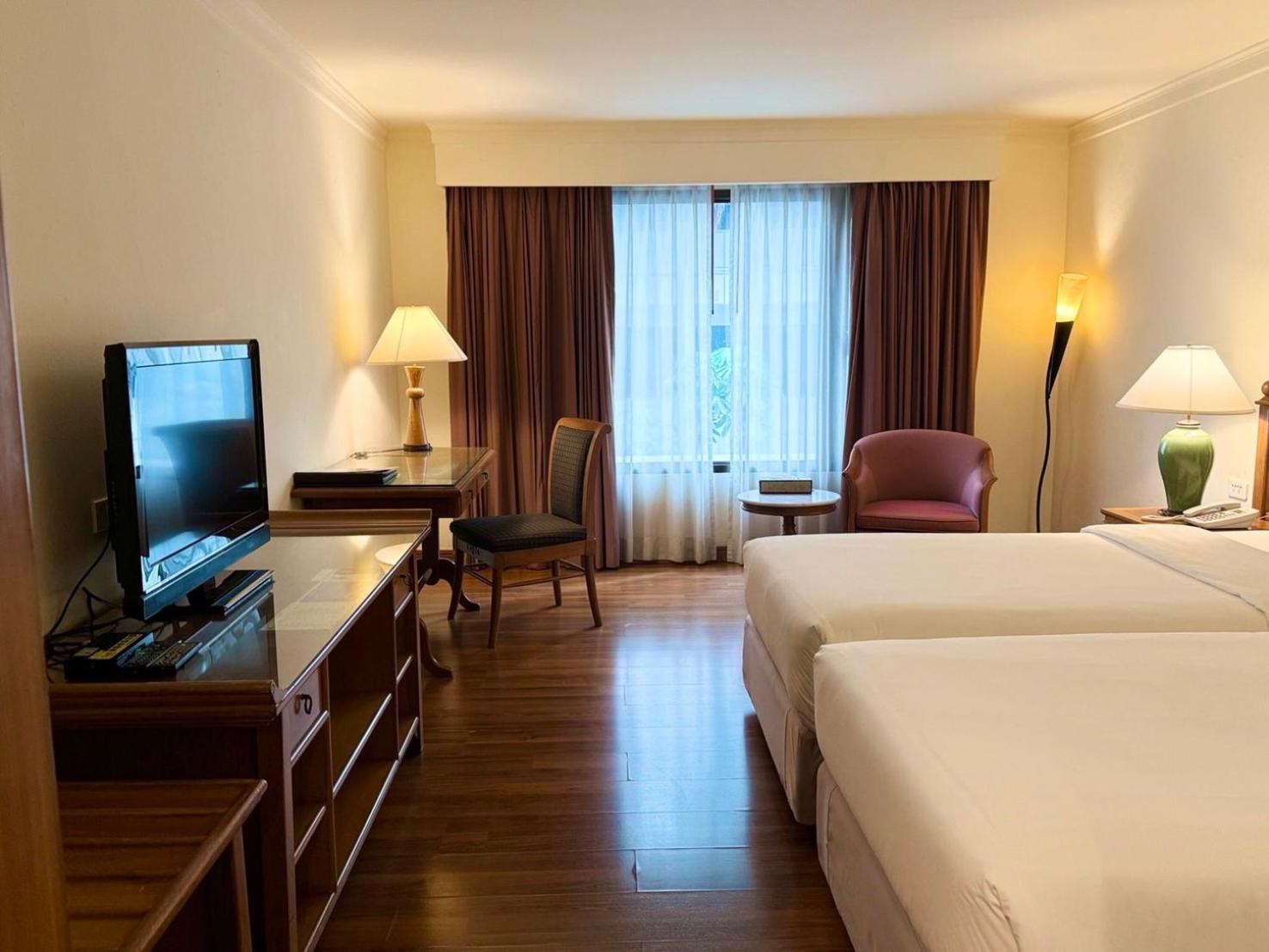 Silom Serene A Boutique Hotel Bangkok Luaran gambar