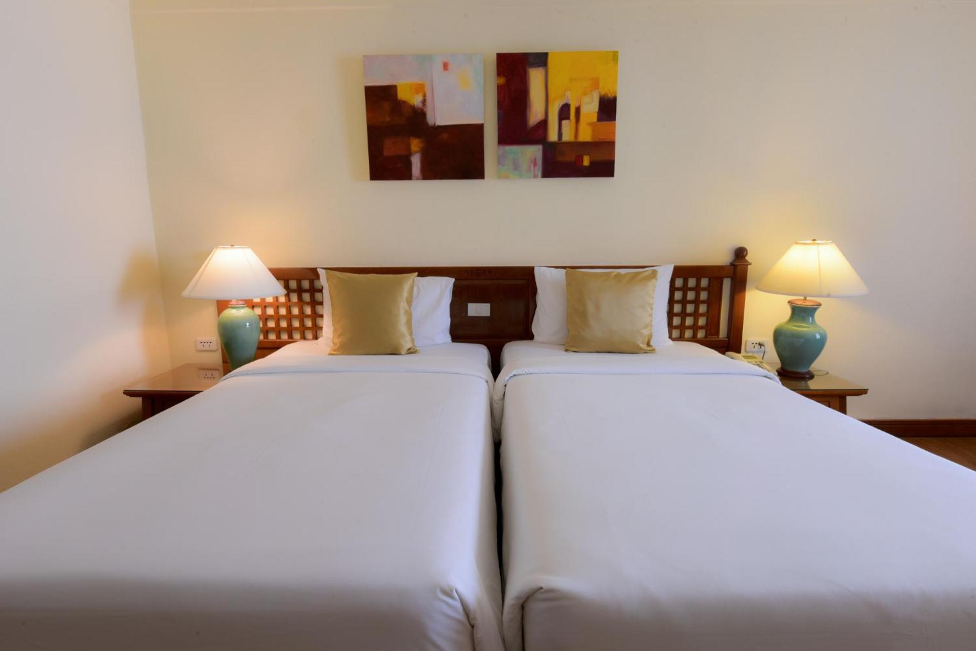 Silom Serene A Boutique Hotel Bangkok Luaran gambar