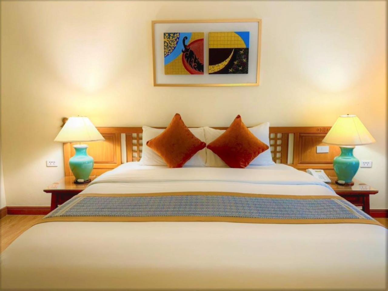 Silom Serene A Boutique Hotel Bangkok Luaran gambar