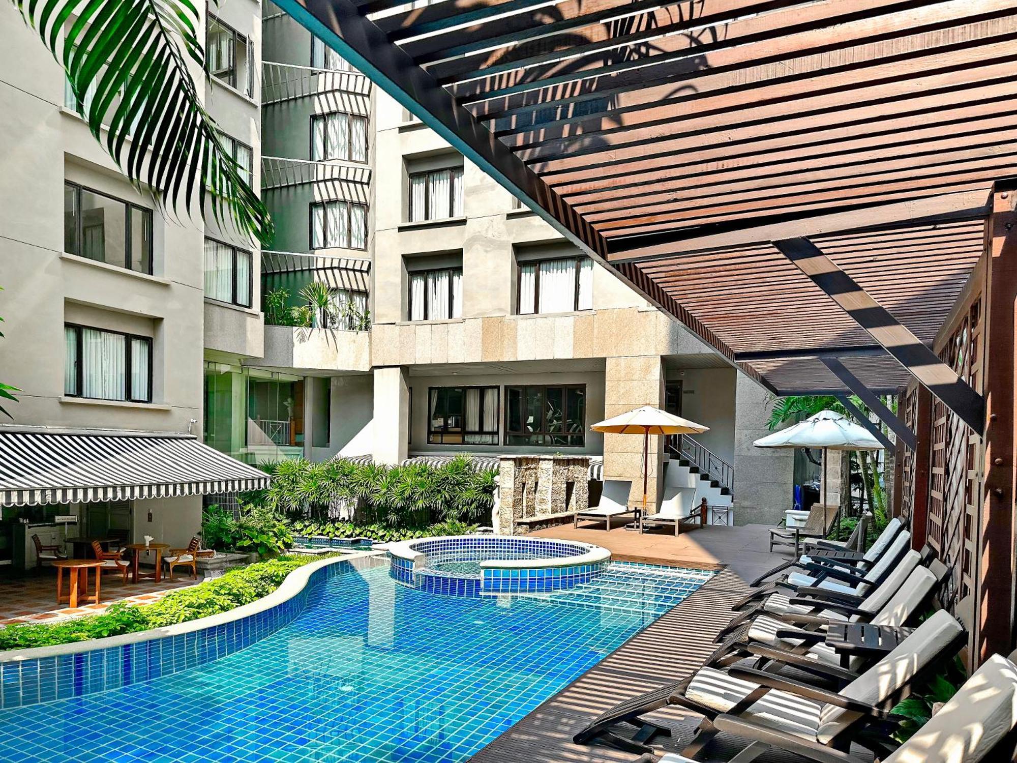Silom Serene A Boutique Hotel Bangkok Luaran gambar