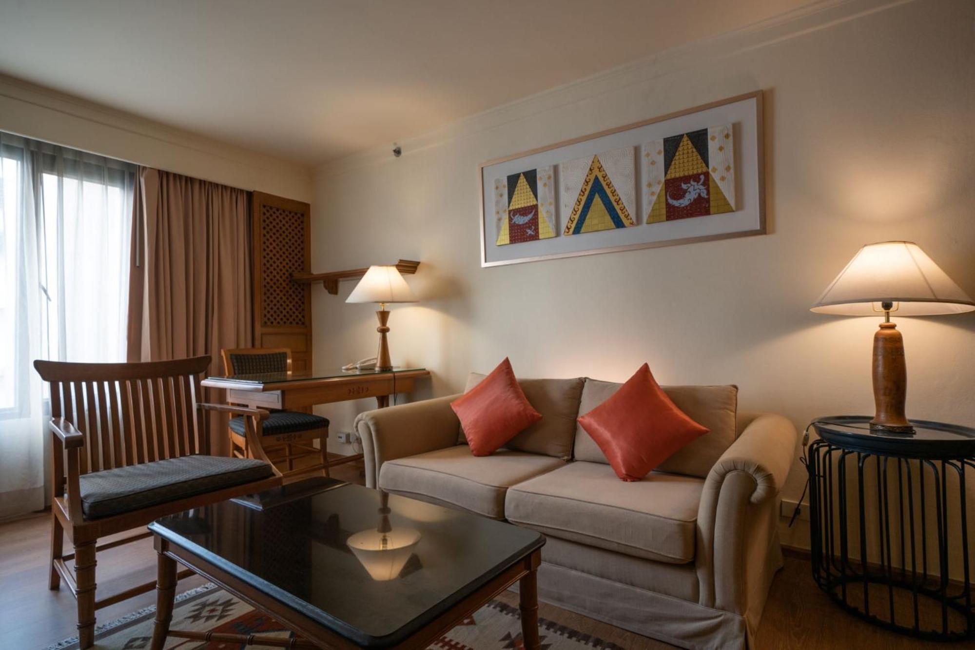 Silom Serene A Boutique Hotel Bangkok Luaran gambar