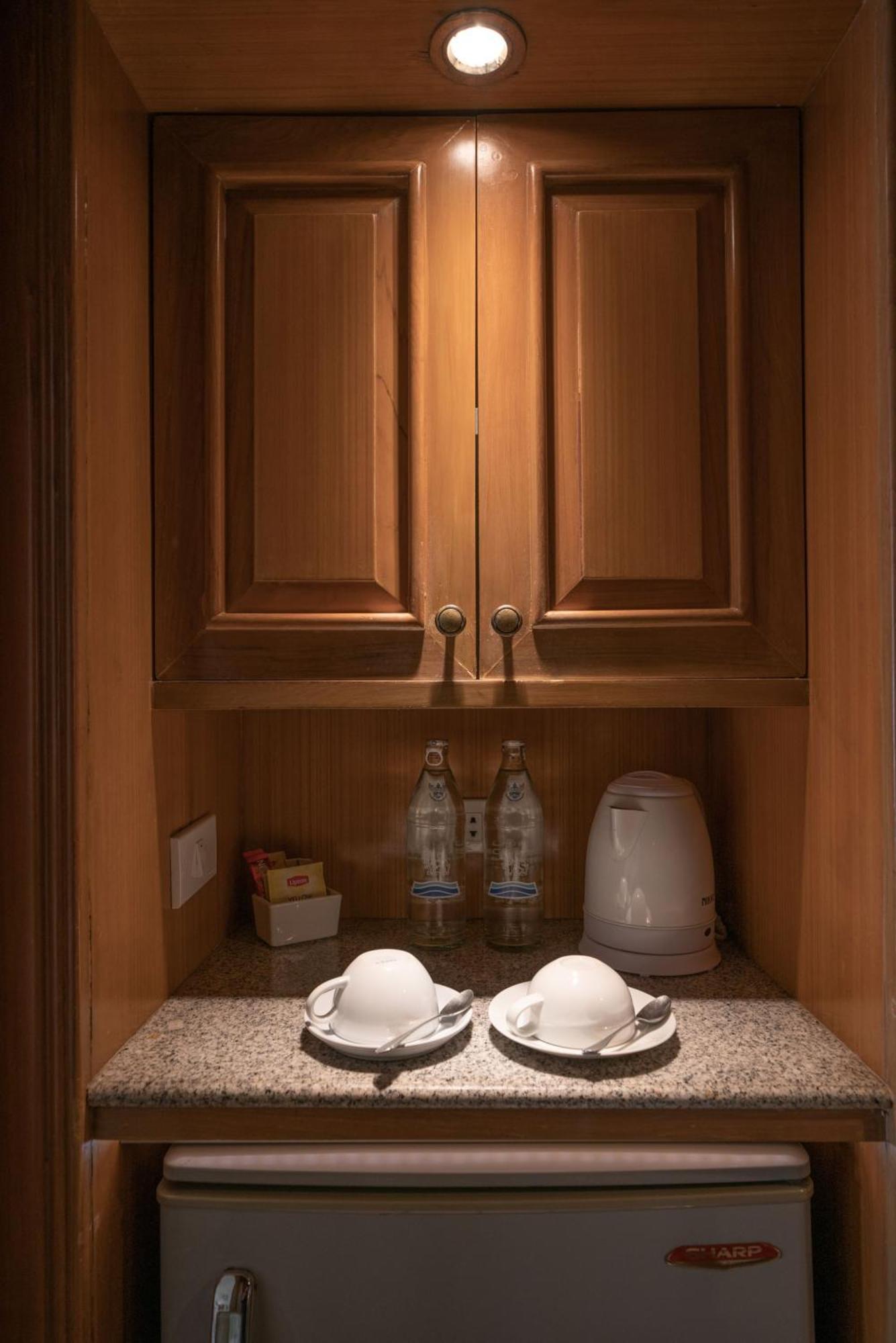 Silom Serene A Boutique Hotel Bangkok Luaran gambar