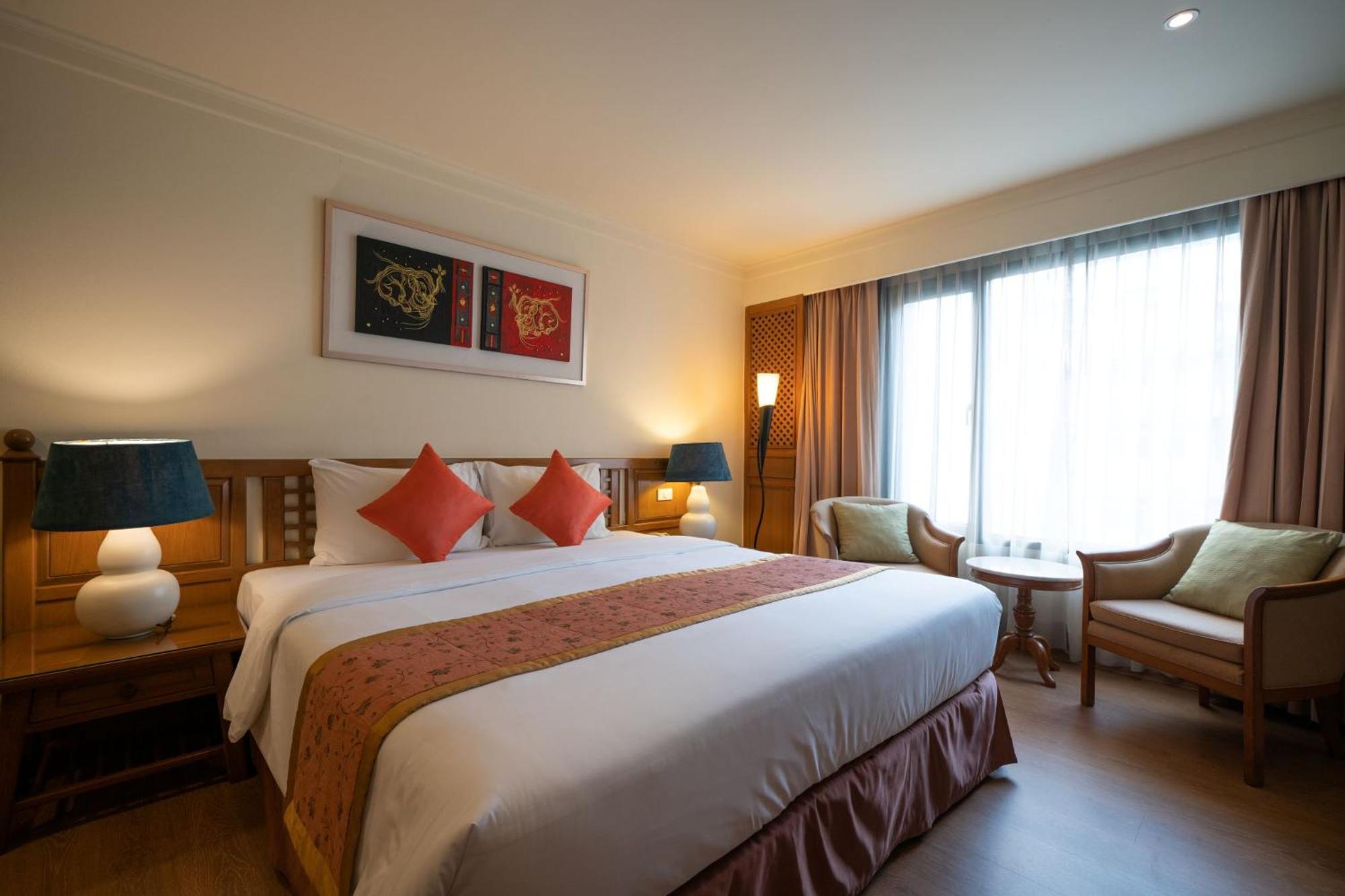 Silom Serene A Boutique Hotel Bangkok Luaran gambar