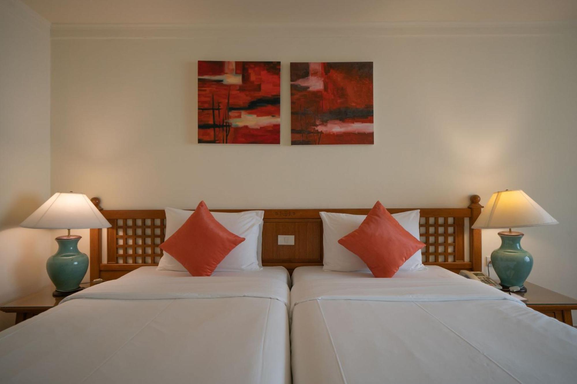 Silom Serene A Boutique Hotel Bangkok Luaran gambar