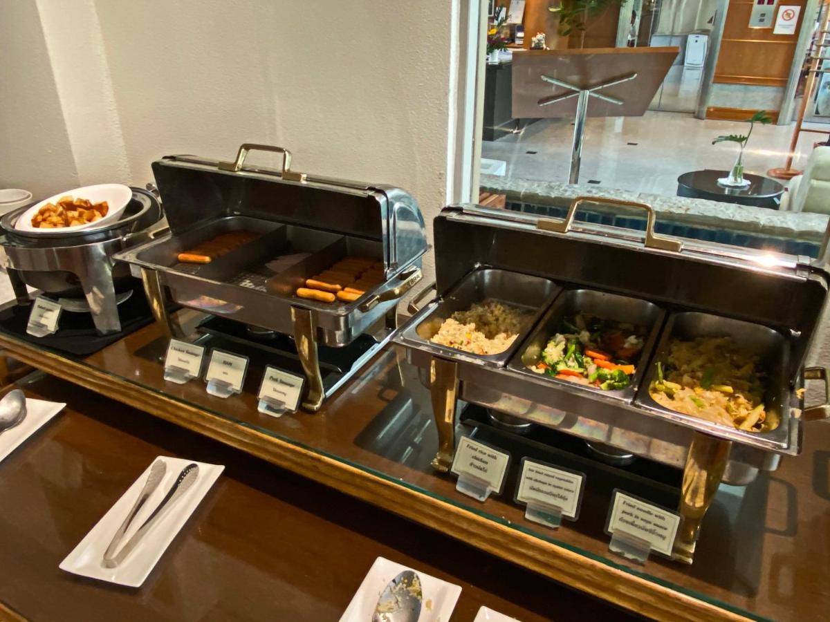 Silom Serene A Boutique Hotel Bangkok Luaran gambar